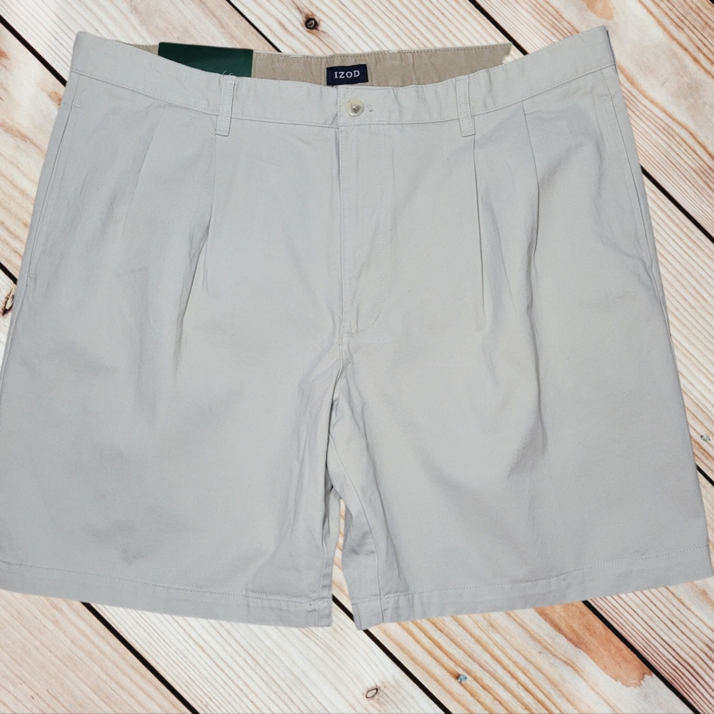 Men's IZOD Tan Shorts Sz 42 NWT